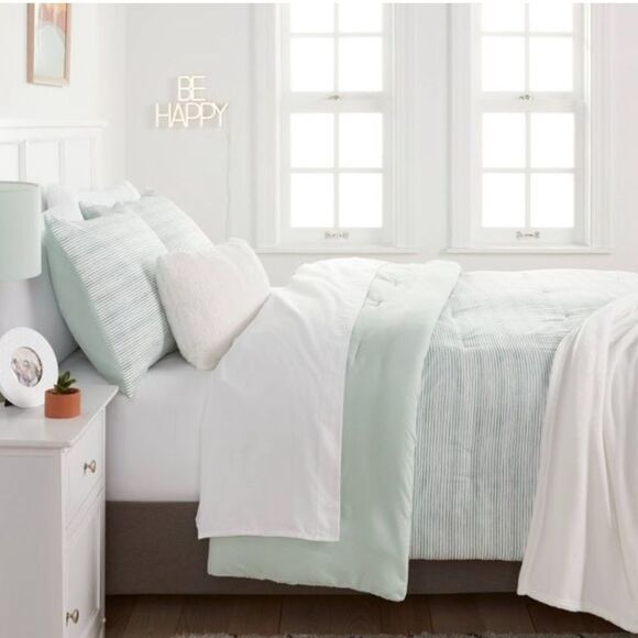 Stripe Decorative Reversible Comforter Set - Room Essentials - Picture 2 of 12